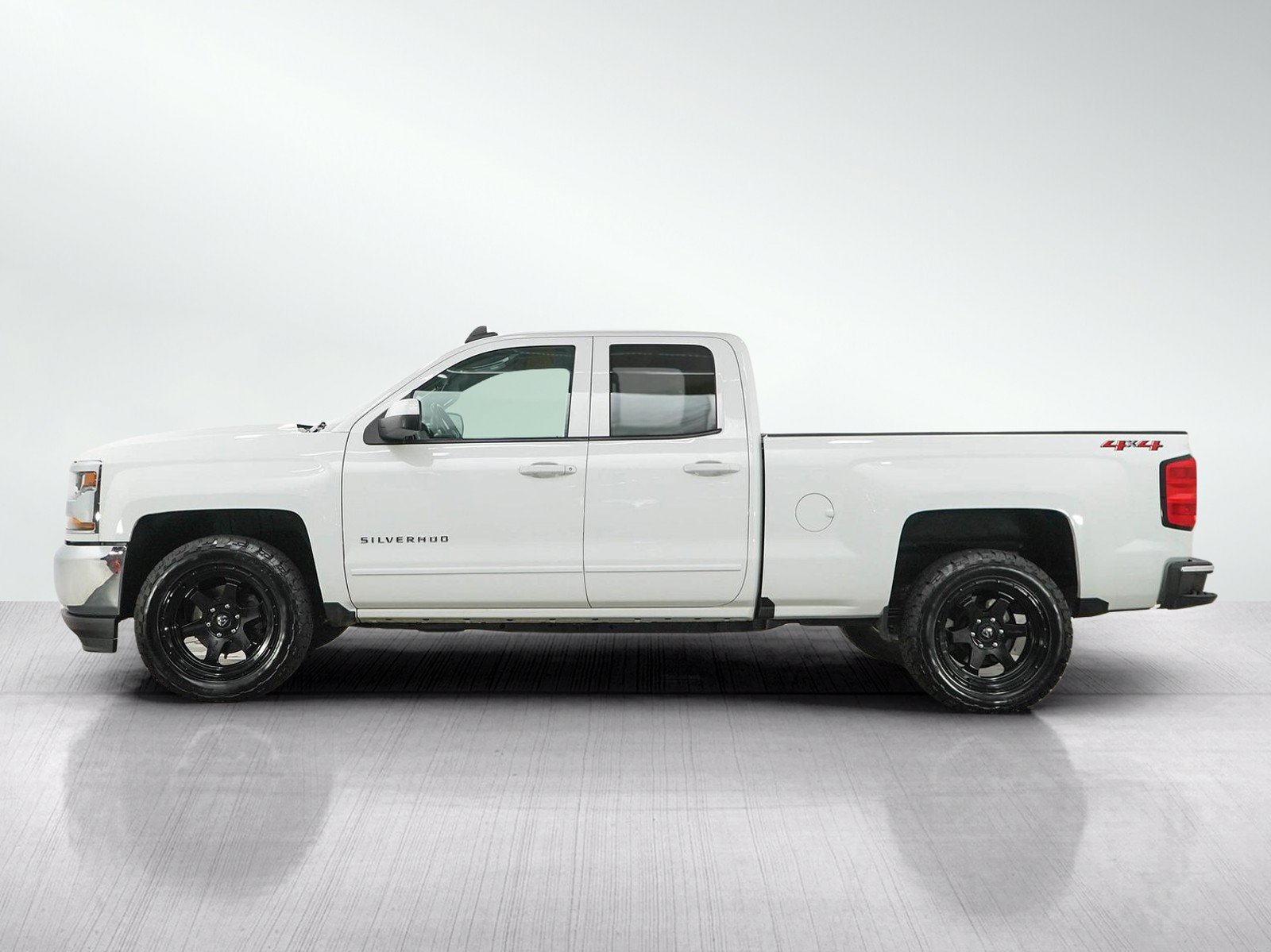 Used 2019 Chevrolet Silverado 1500 LD LT with VIN 2GCVKPEC3K1152616 for sale in White Bear Lake, Minnesota