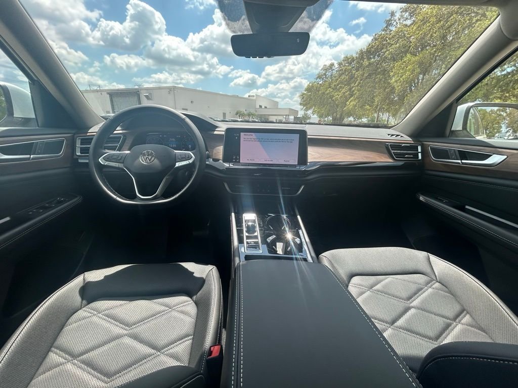 New 2026 White/off-white Volkswagen 2.0T SE w/Technology image 10