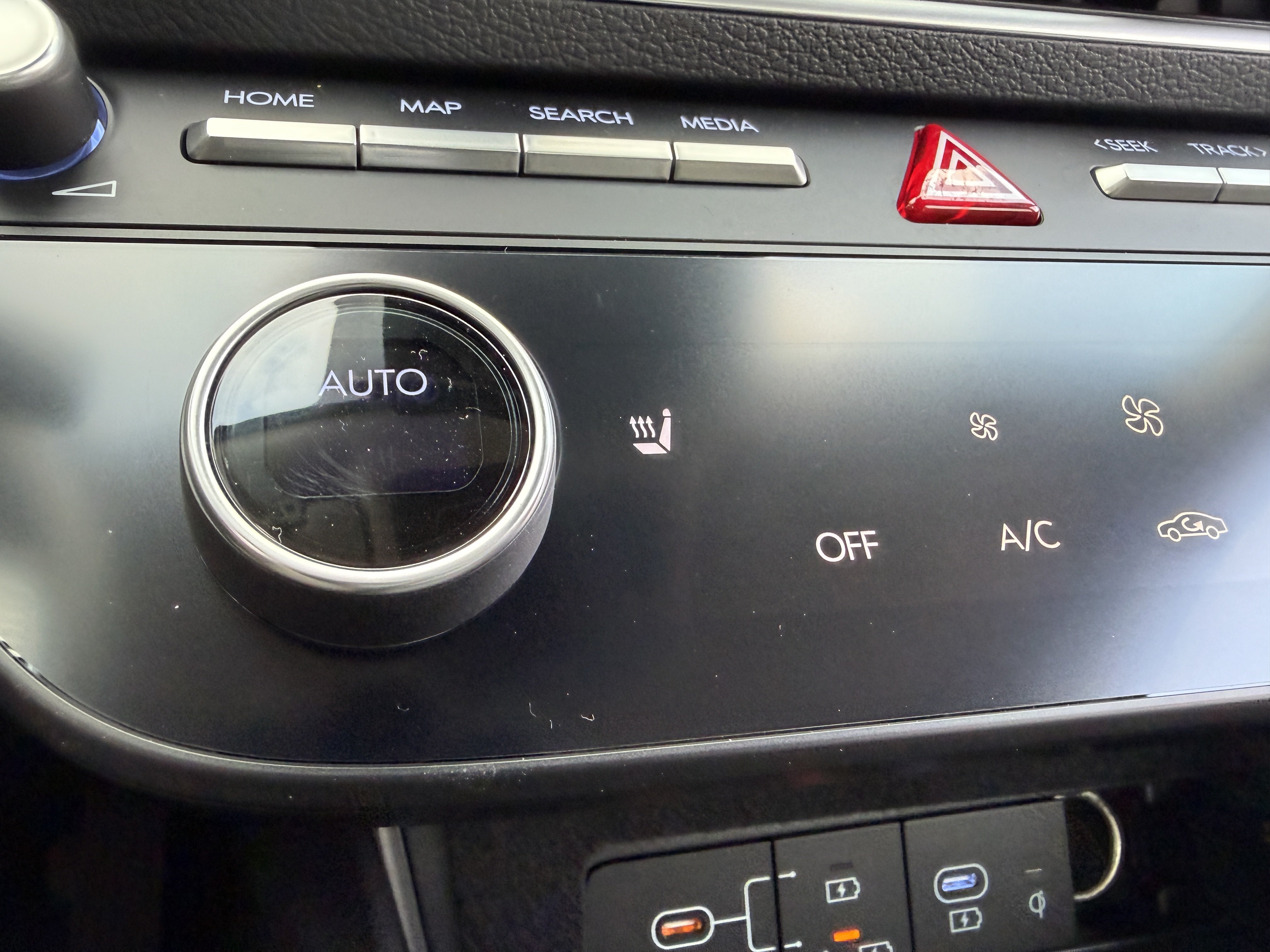 Used 2026 White Hyundai SEL Sport image 33