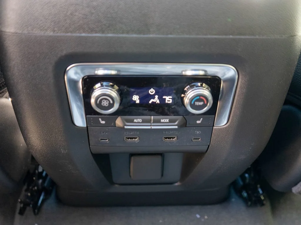 2026 GMC Yukon XL Denali - Photo 16