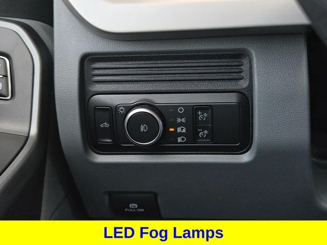 New 2026 Oxford White Ford F-250® XL image 21