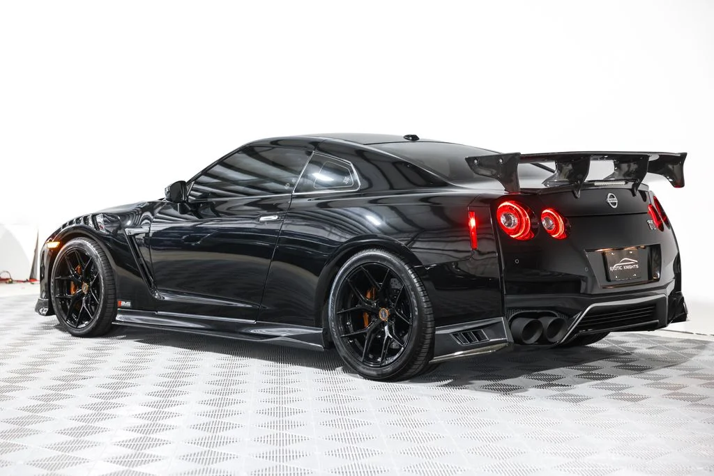 Used 2017 Black Nissan Premium image 20