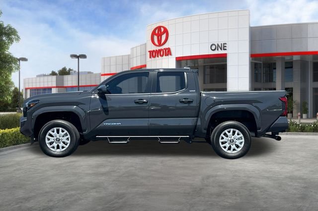 Used 2025  Toyota SR5 image 8