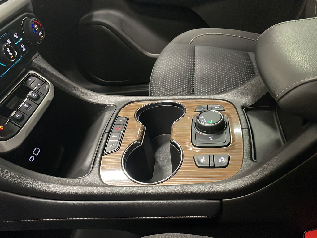Used 2023 Silver GMC SLE image 22