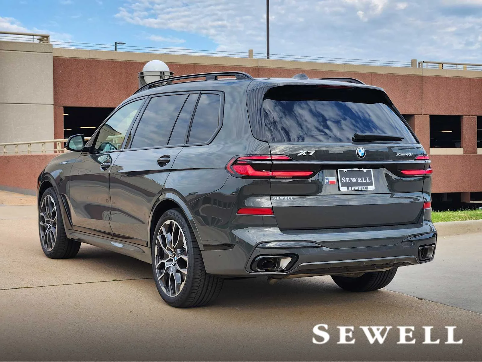 New 2027 Dravit Grey Metallic BMW xDrive40i image 3