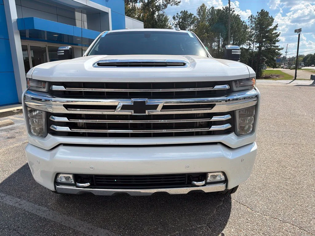 Used 2020 IRIDESCENT PEARL TRICOAT Chevrolet High Country image 8