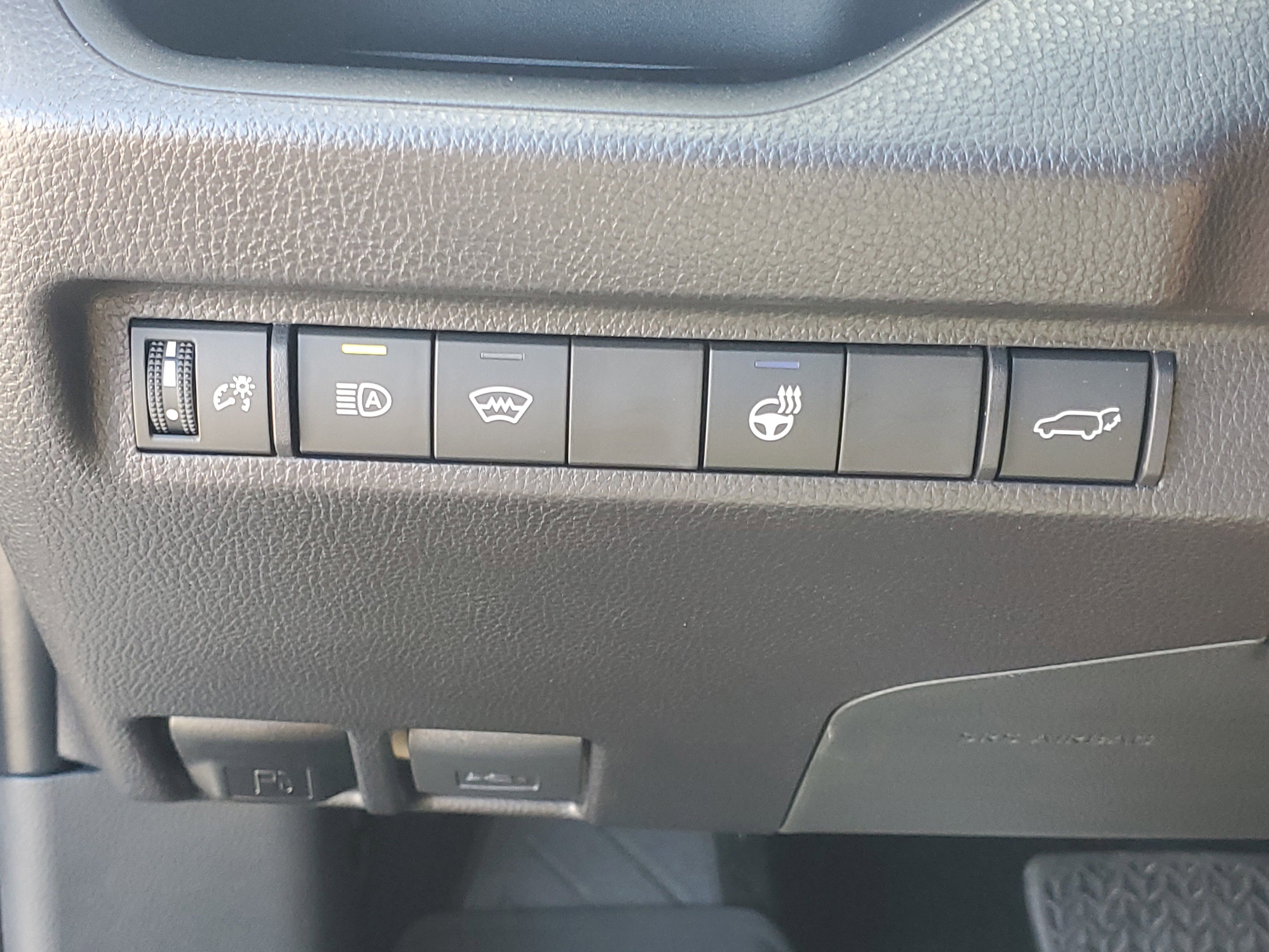 Used 2025 Magnetic Gray Metallic Toyota XLE Premium image 22