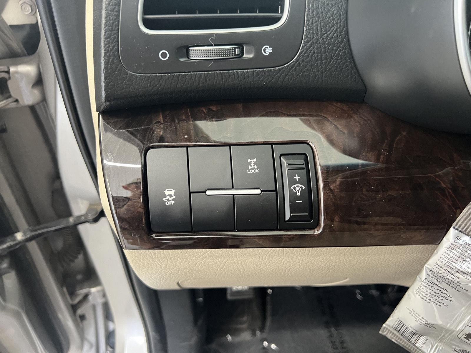 Used 2014 Satin Metal Kia LX image 15