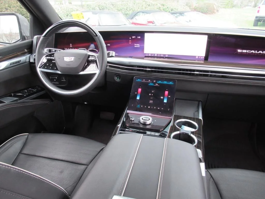 Used 2025 Silver Cadillac Premium Luxury image 13