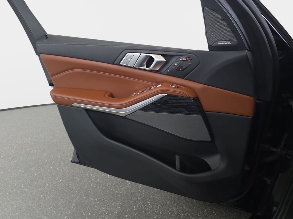 Used 2021 Carbon Black Metallic BMW M50i image 29