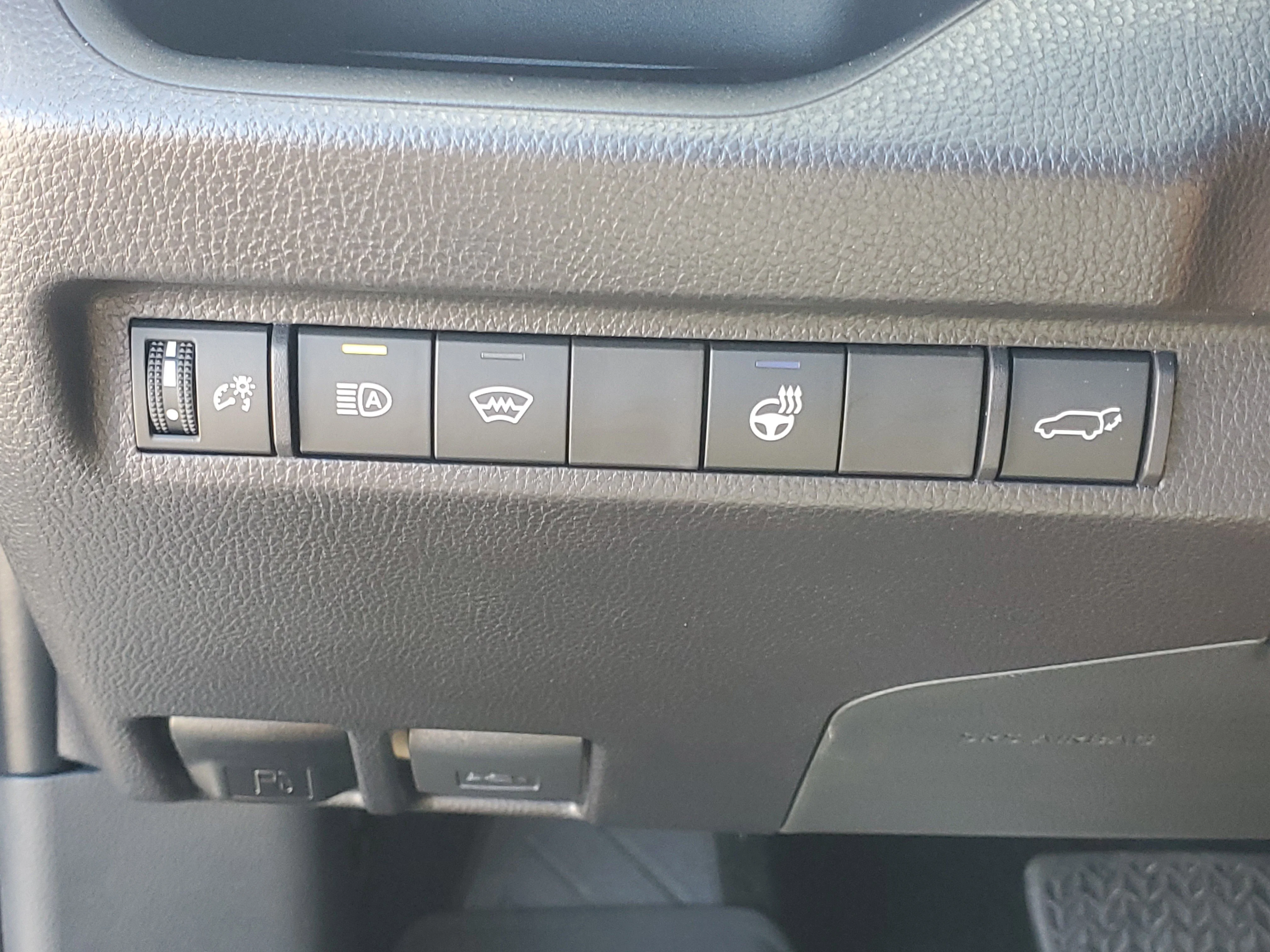 Used 2025 Magnetic Gray Metallic Toyota XLE Premium image 22