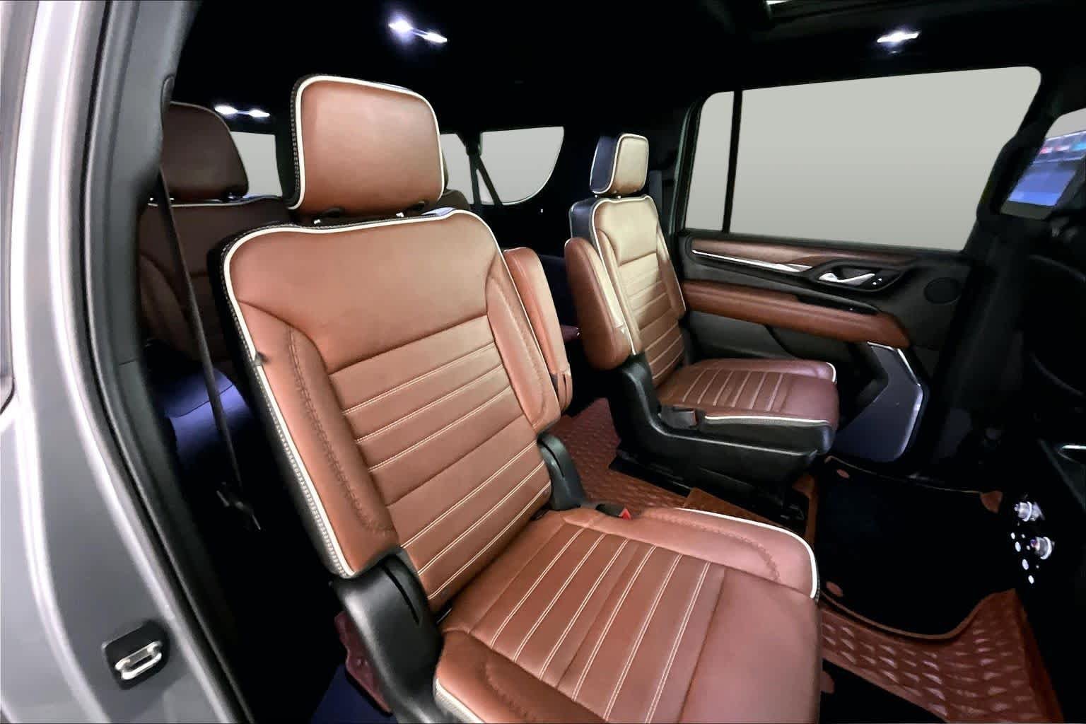 Used 2023 Sterling Metallic GMC Denali Ultimate image 19