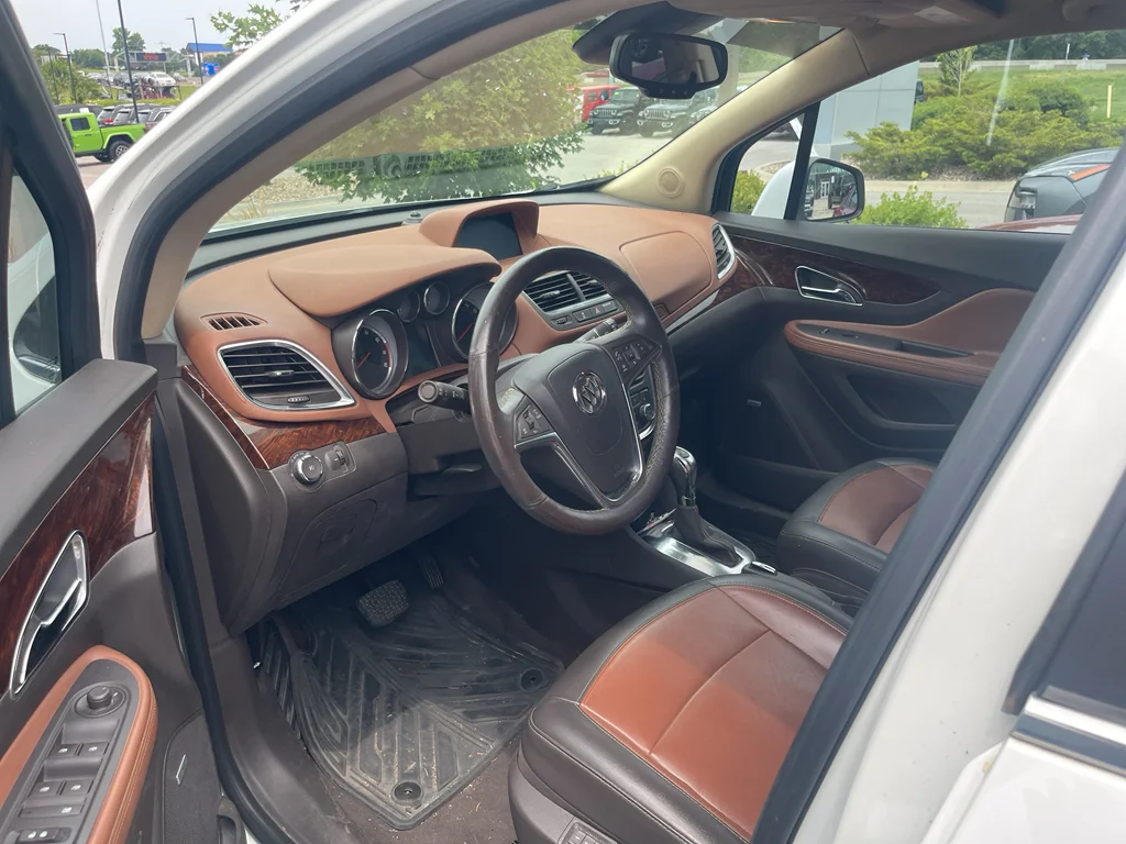 Used 2014 White Pearl Tricoat Buick Leather image 10
