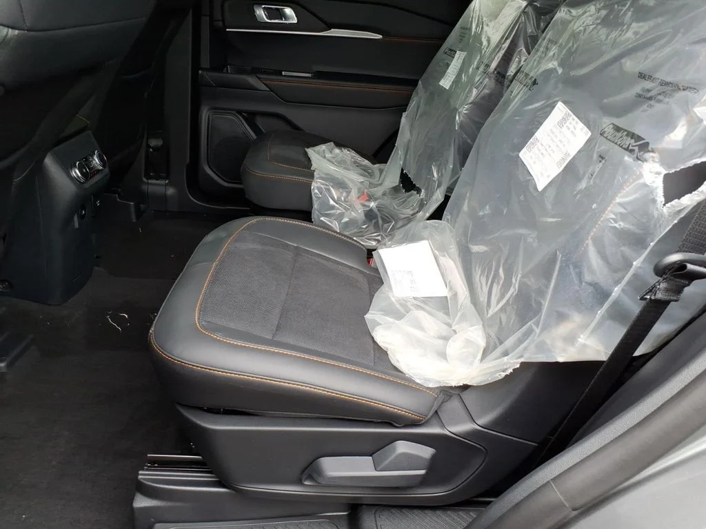 New 2026 Carbonized Gray Metallic Ford Tremor® image 12