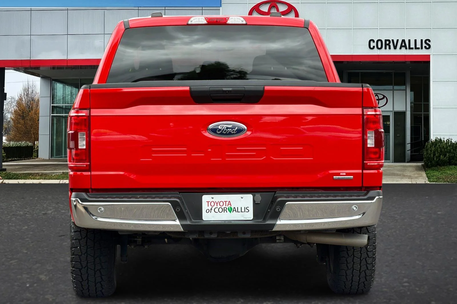 Used 2023 Red Ford XLT image 5