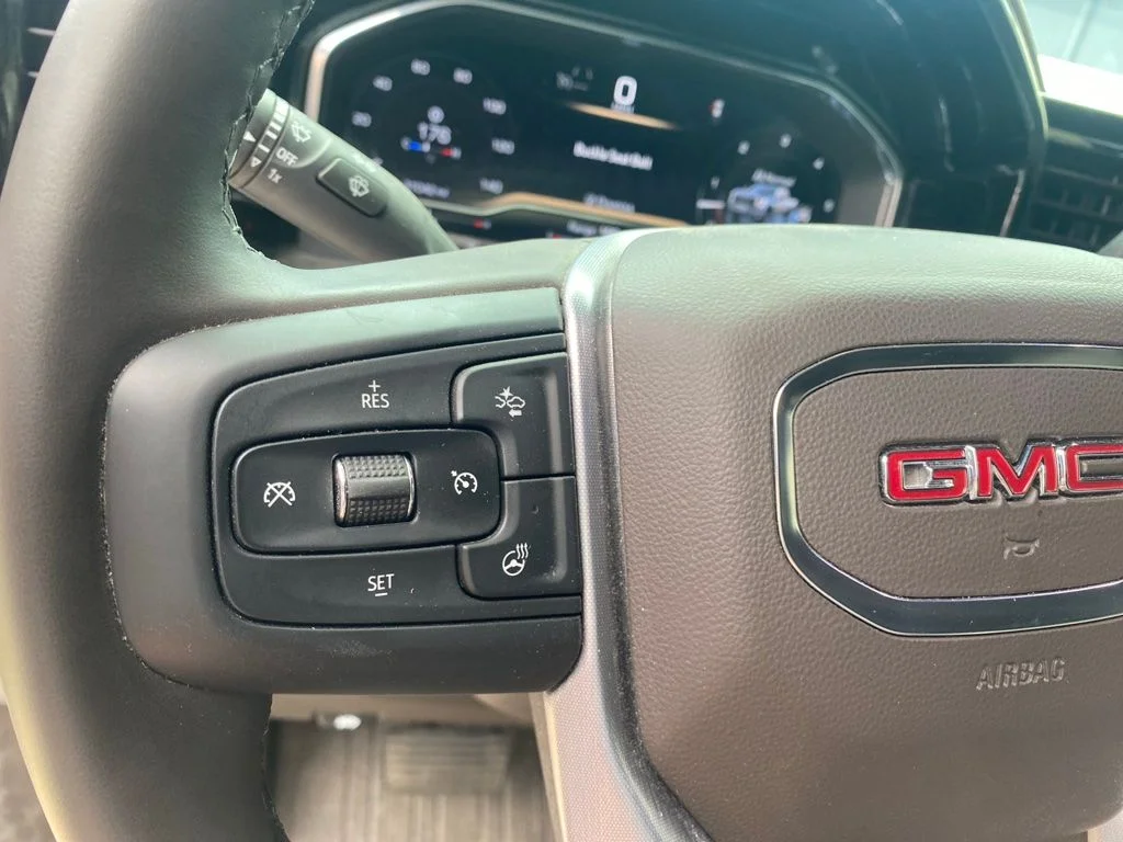 Used 2025 White GMC SLT image 7