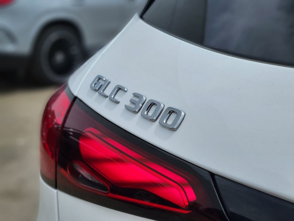 Certified Used 2023 White Mercedes-Benz GLC 300 image 8
