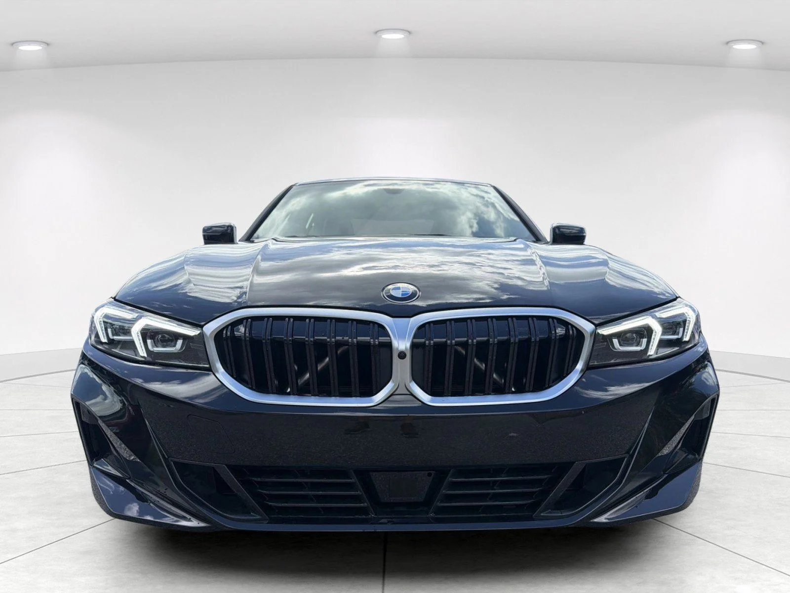New 2026 Black Sapphire Metallic BMW 330i xDrive image 2