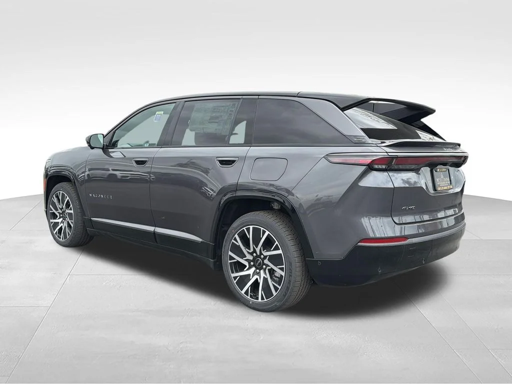 2025 Jeep Wagoneer S Limited - Photo 3