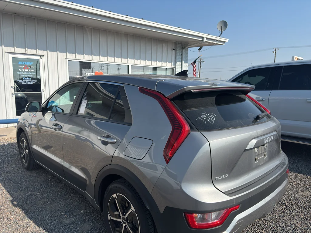 Used 2025 Steel Gray Kia LX image 7