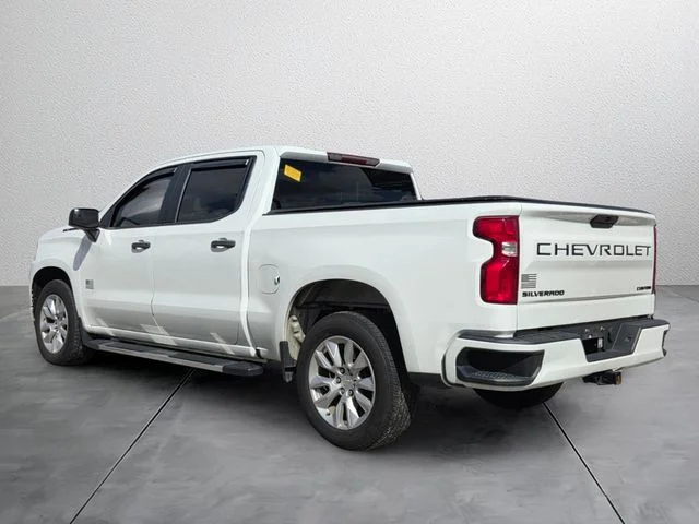 Used 2021 White Chevrolet Custom image 3