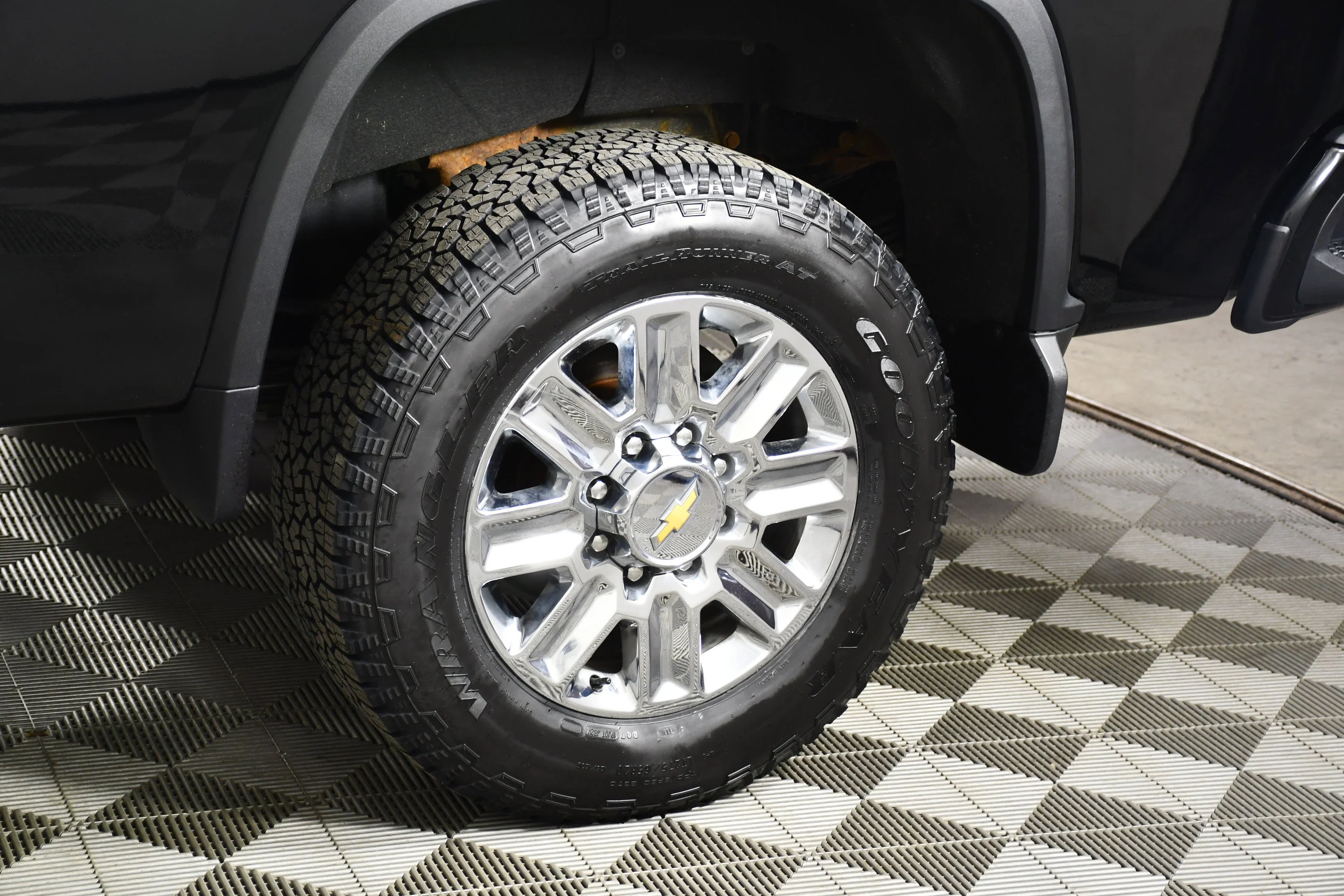 Used 2024 Black Chevrolet High Country image 59