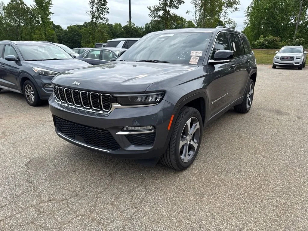 Gray 2024 Jeep Grand Cherokee Limited 4WD SUV / Crossover Four-Wheel Drive