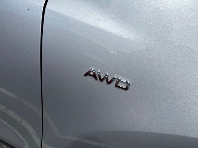 Used 2019 Sparkling Silver Kia LX image 4