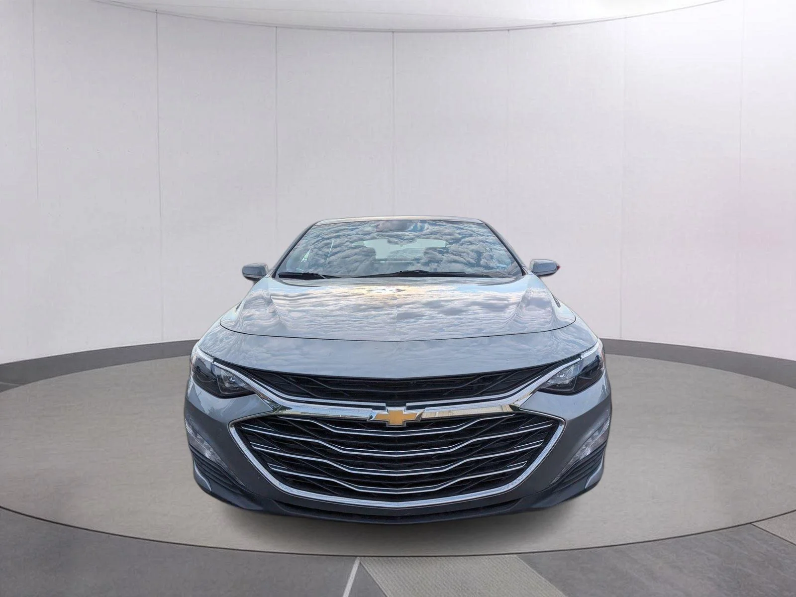 Used 2024 Sterling Gray Metallic Chevrolet 1LT image 8