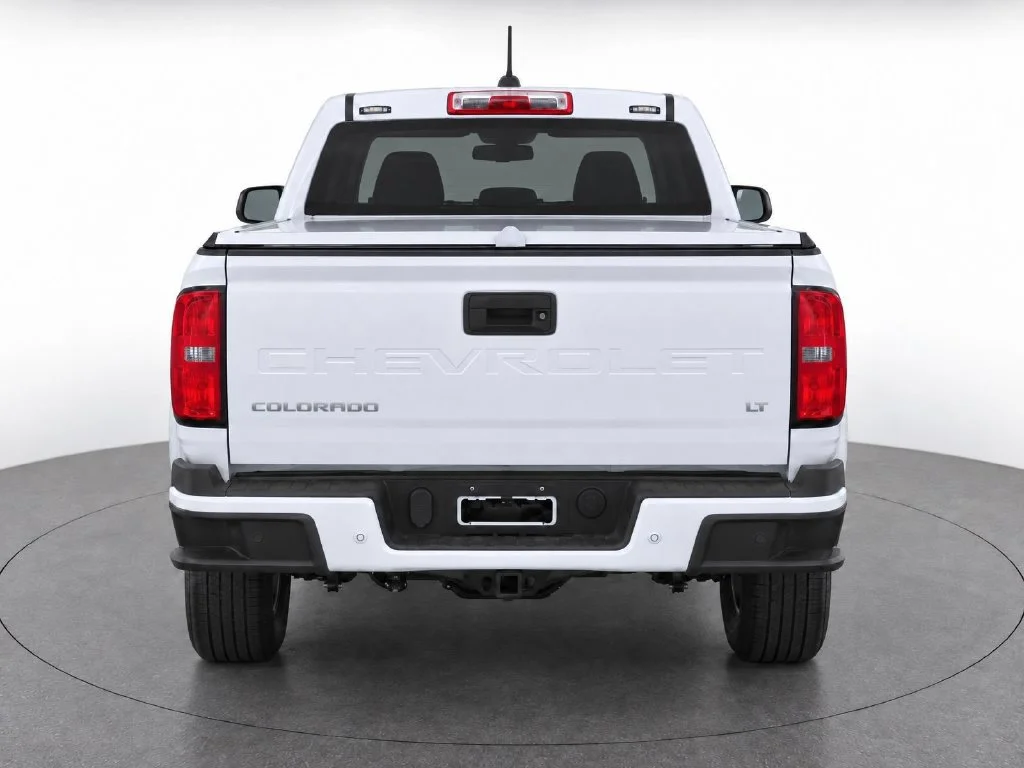 Used 2022 White Chevrolet LT image 6