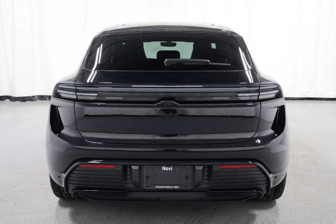 2025 Porsche Macan Turbo Electric - Photo 7