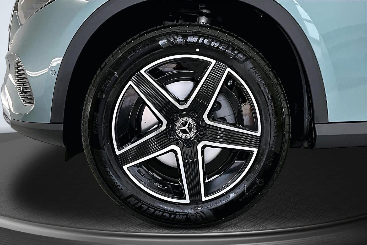New 2026 Verde Silver Metallic Mercedes-Benz GLC 300 image 8