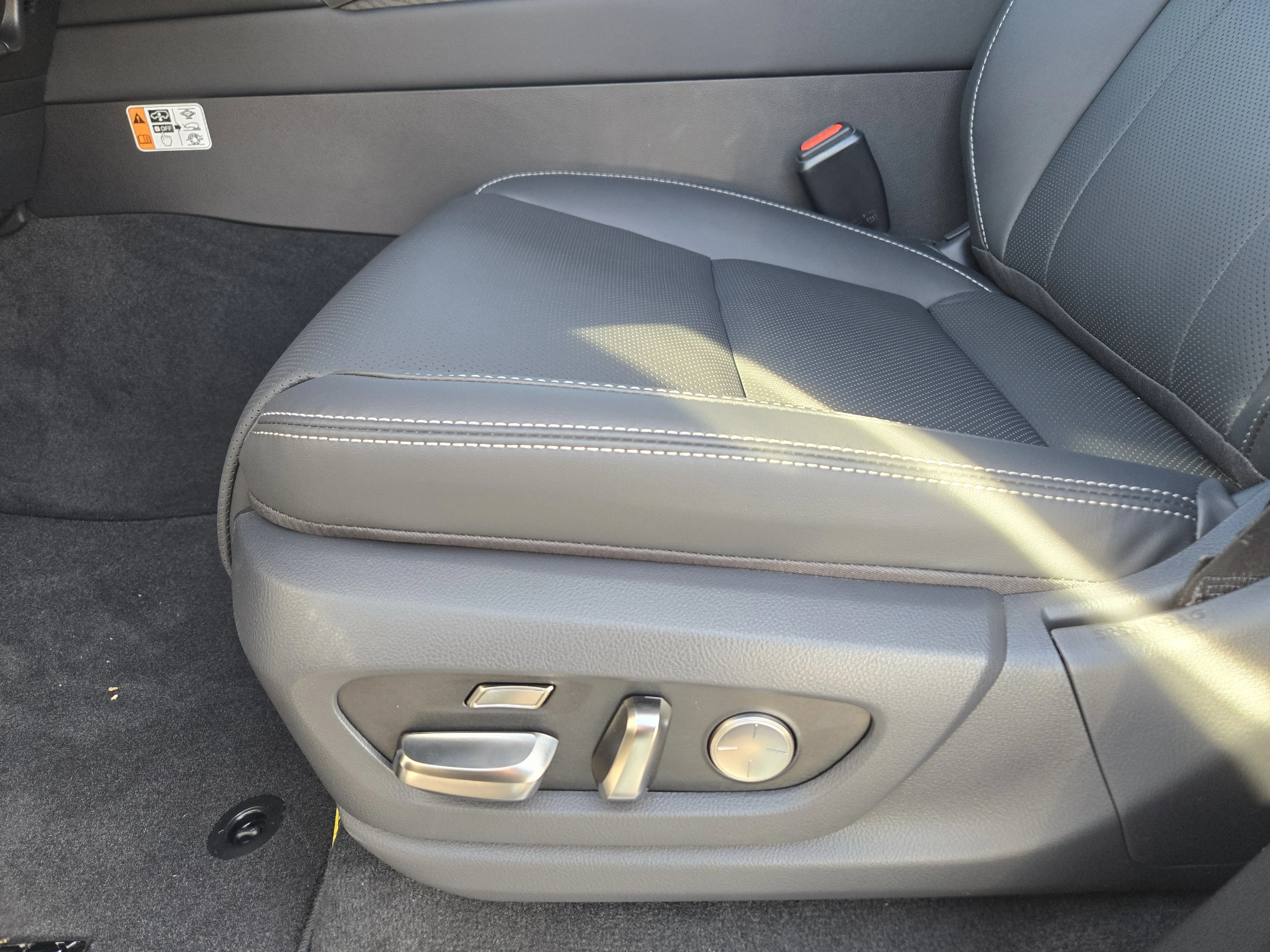 2026 Lexus LX 700h Luxury - Photo 17