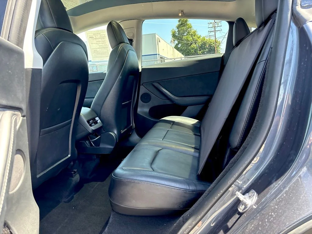 Used 2022  Tesla Performance image 19