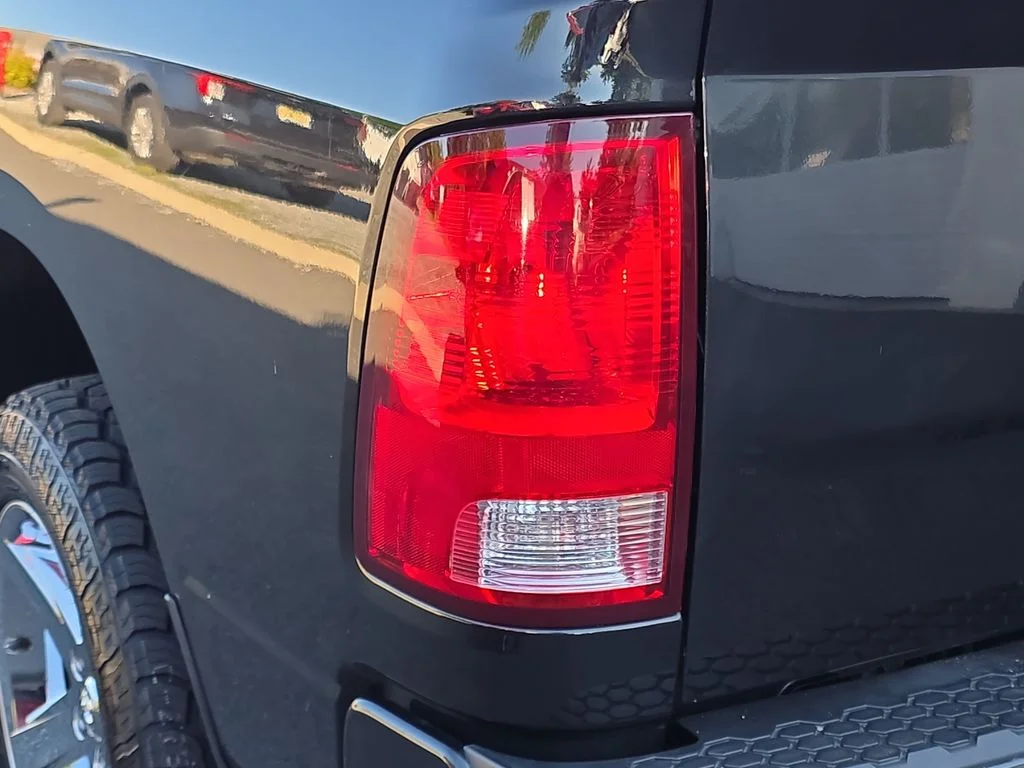 Certified Used 2017 Brilliant Black Crystal Pearlcoat Ram Express image 29