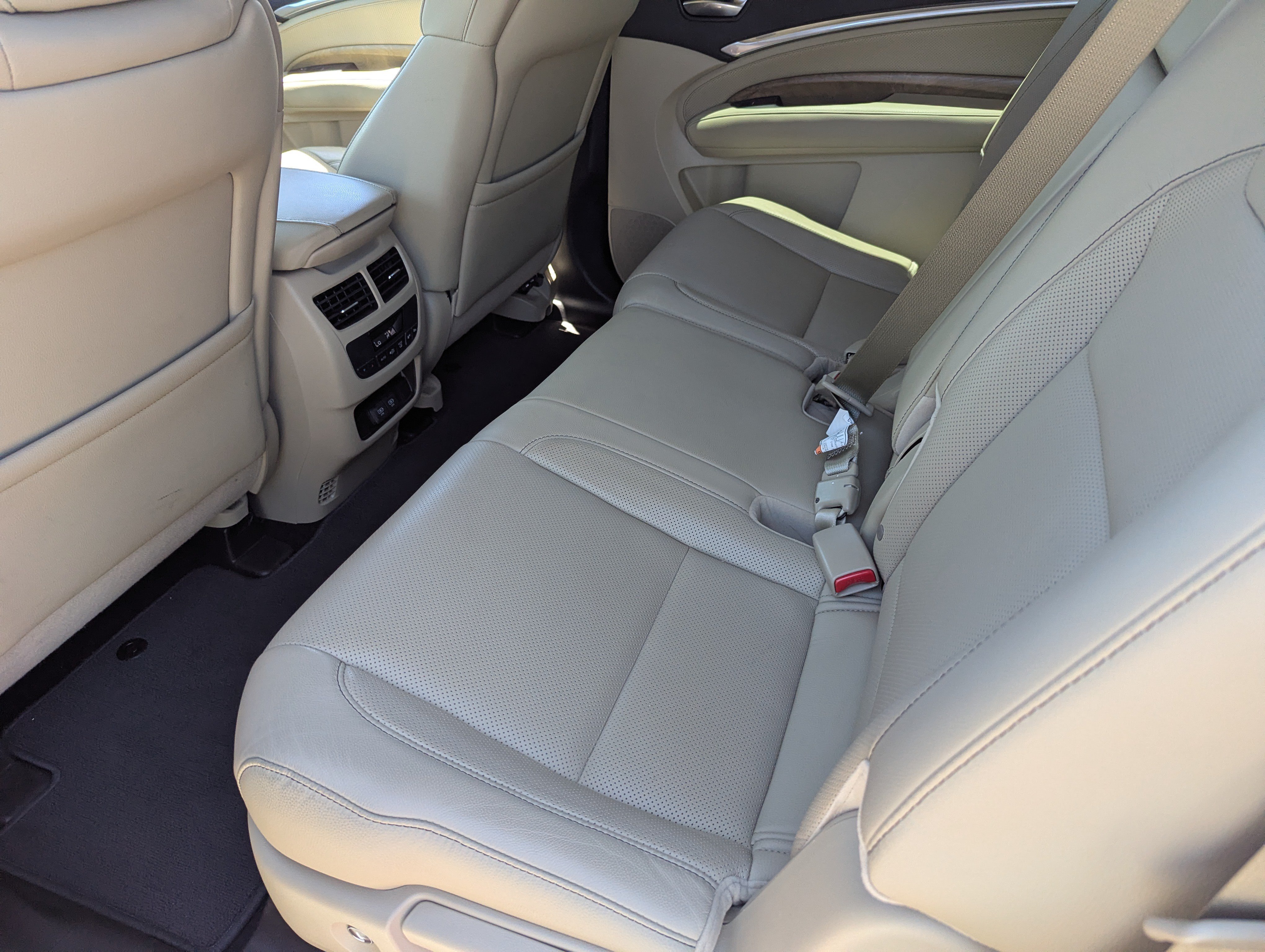 Used 2019 Performance Red Pearl Acura w/Technology Pkg image 17