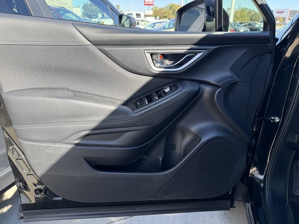 2020 Subaru Forester Premium photo 4