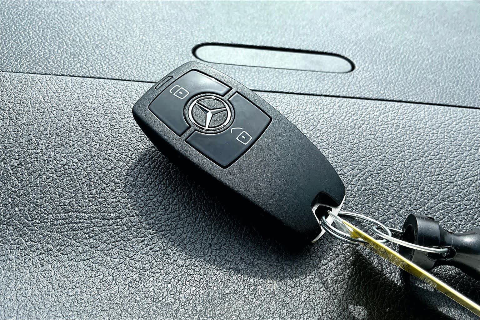 Used 2023 Arctic White Mercedes-Benz  image 15