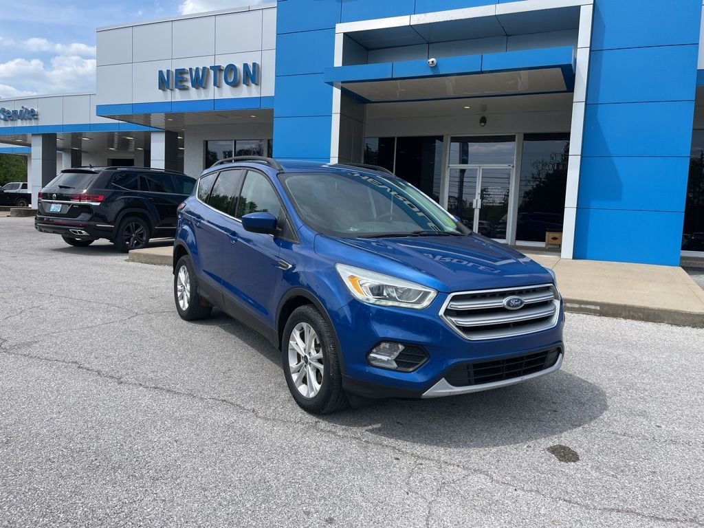 Used 2017 Ford Escape SE with VIN 1FMCU0GDXHUB99410 for sale in Russellville, KY