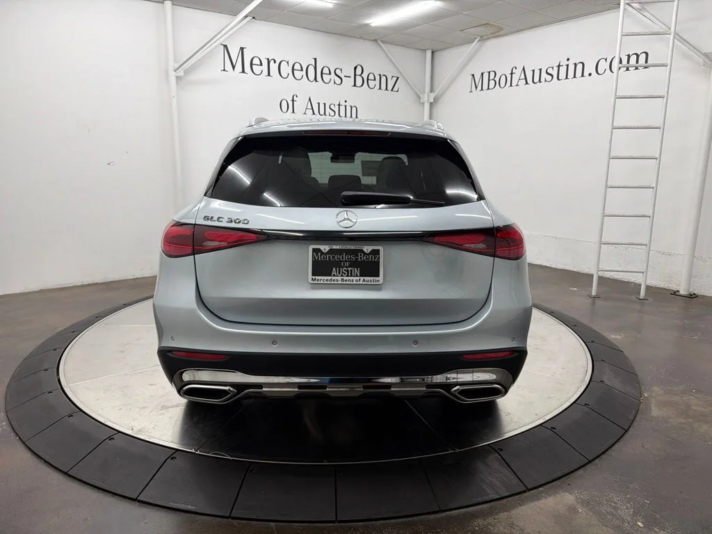 New 2027 Silver Mercedes-Benz GLC 300 image 6