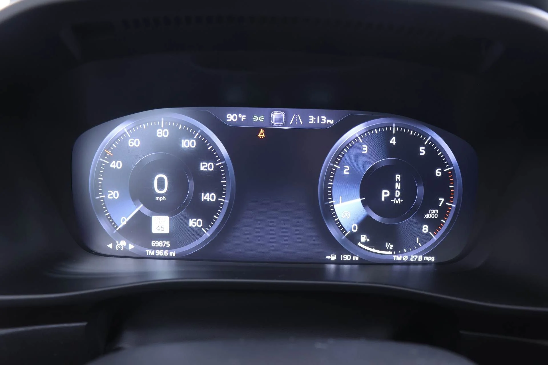 Used 2019 White Volvo Momentum image 10