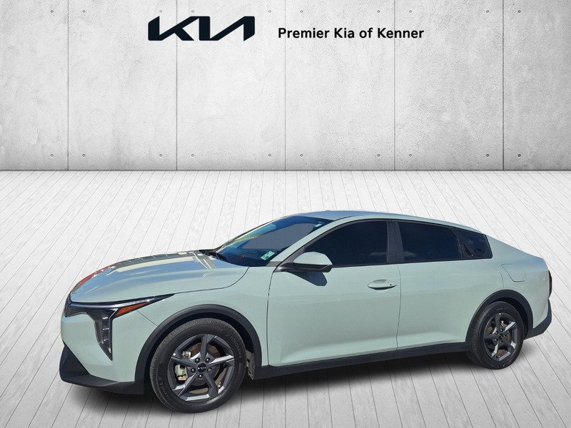 2025 Kia K4 LXS AT's photo
