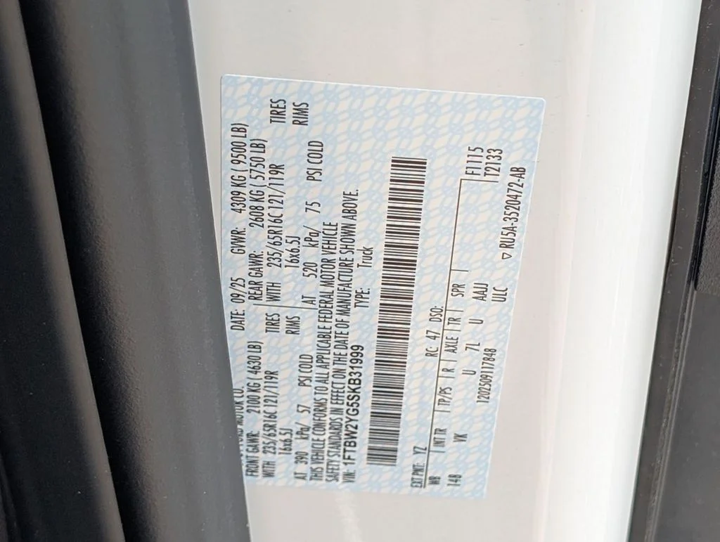 New 2025 Oxford White Ford Cargo Van image 31