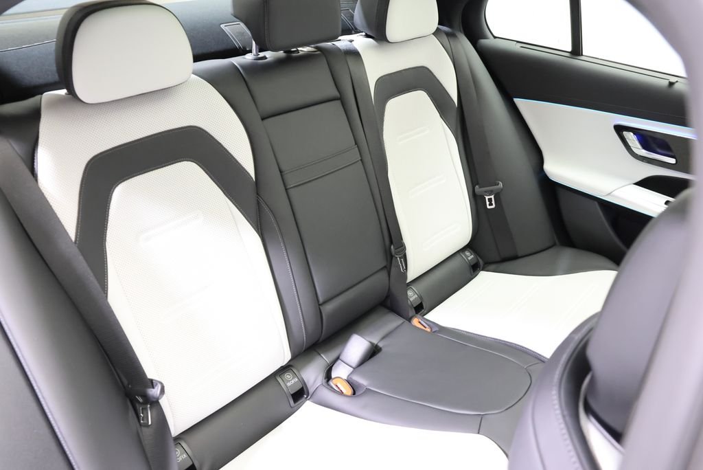New 2027 MANUFAKTUR Moonlight White Magno Mercedes-Benz E 53 AMG® image 55