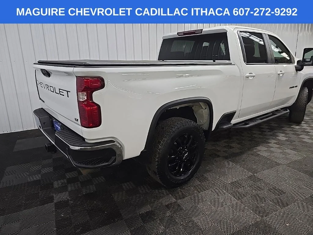 Used 2025 White Chevrolet LT image 10