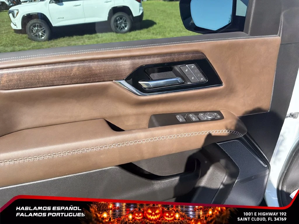Used 2026 Glacier White Tricoat GMC Denali Ultimate image 13