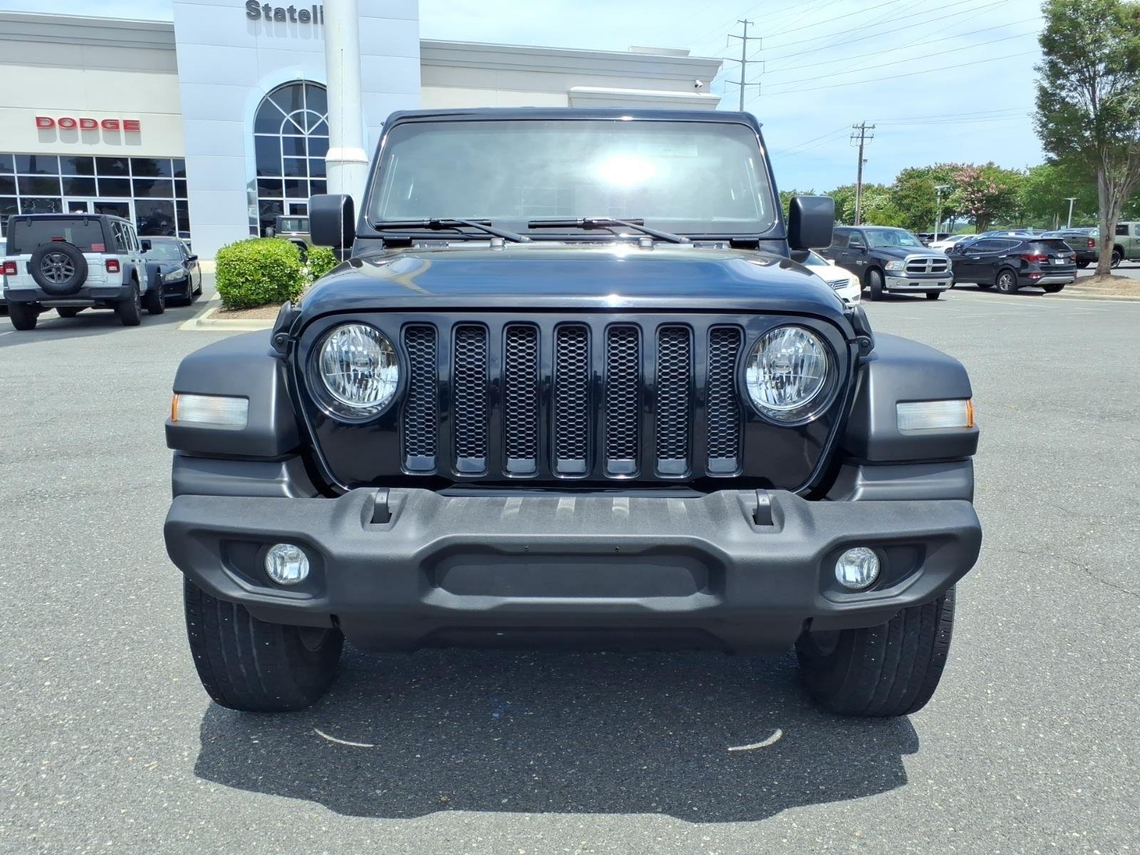Used 2022 Black Clearcoat Jeep Unlimited Sport Altitude image 14