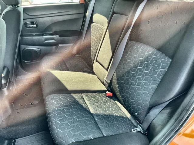Used 2022  Mitsubishi  image 25