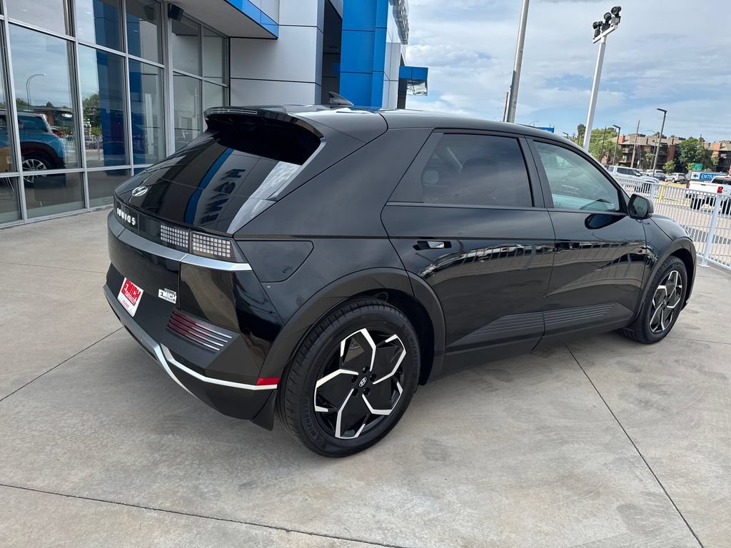 Used 2024 Abyss Black Hyundai SEL image 5
