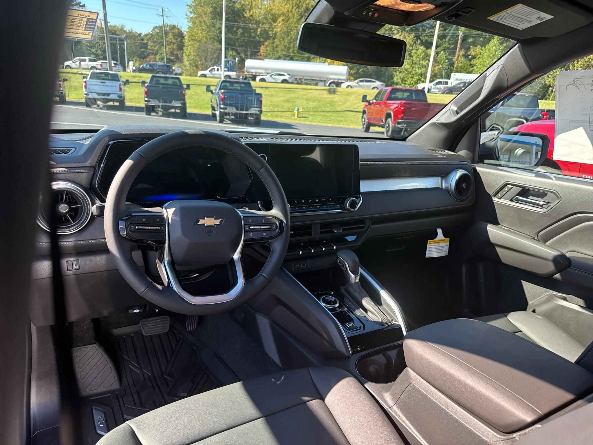 2026 Chevrolet Colorado LT - Photo 11